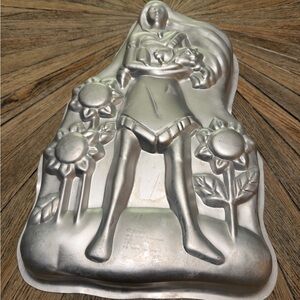 Vintage Wilton Disney Pocahontas Cake Pan 1995 Aluminum Baking Mold